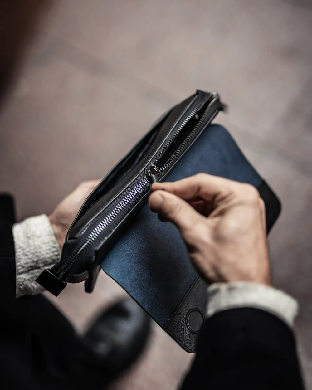 Newcastle Premium Genuine Calf Leather Handheld Clutch Bag